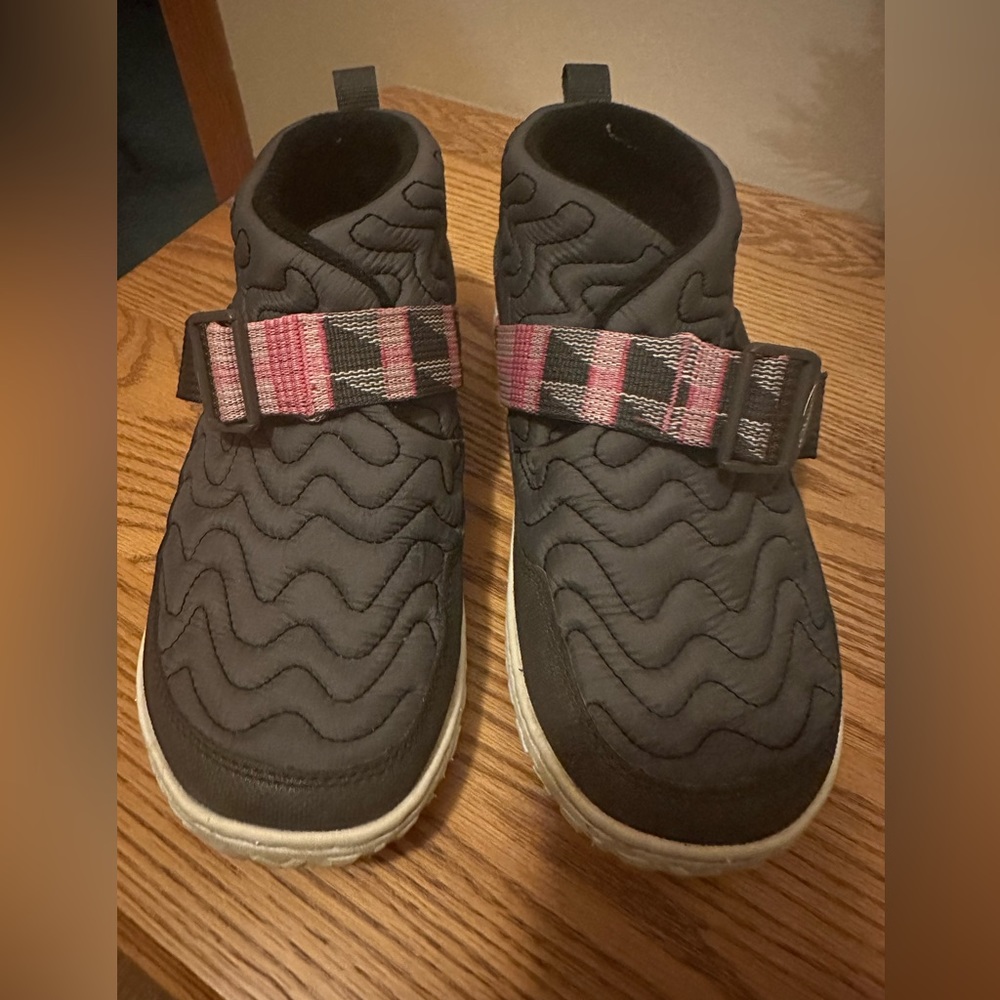 Chaco ankle puff size 7.5 women’s